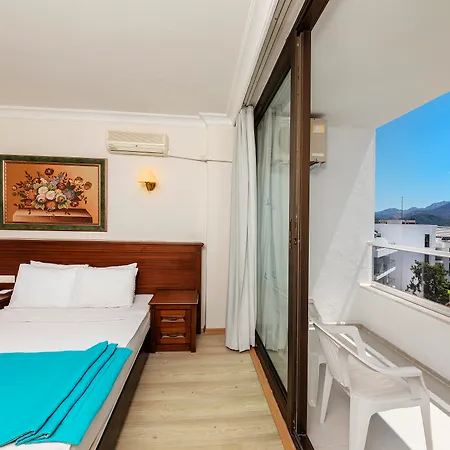 ホテル Kayamaris 4*